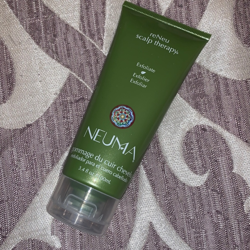 Neuma scalp therapy